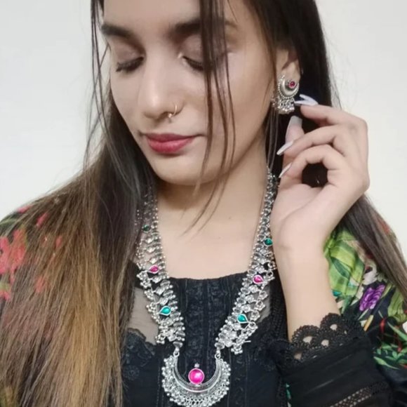 Jewelry Set With Multicolor Glass Stone, Long Pendant Necklace WithSmall Earring - Picture 6 of 6